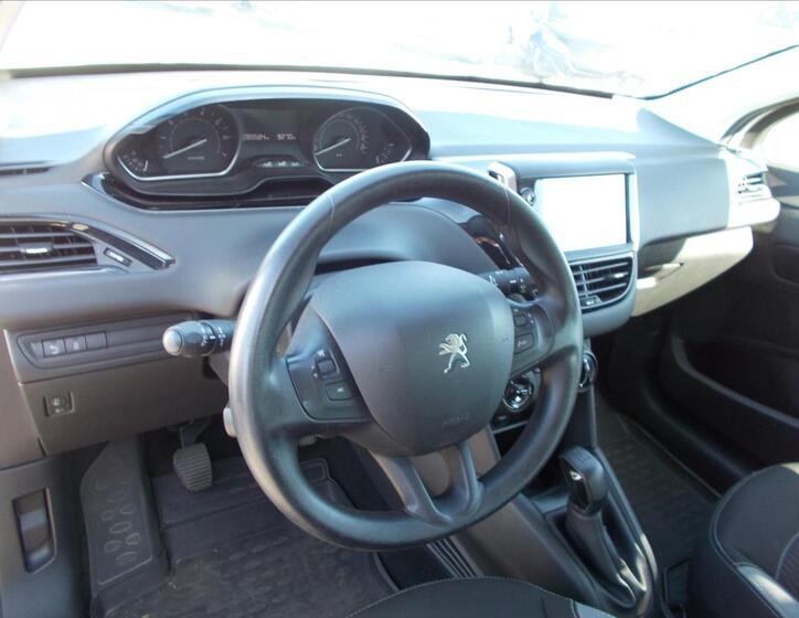 Peugeot 208 21