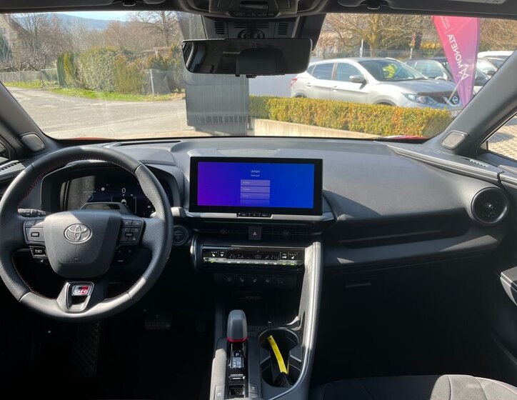 Toyota C-HR SUV / Terénní 2,0 l 112 kw