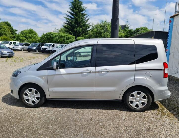 Ford Tourneo Courier 7