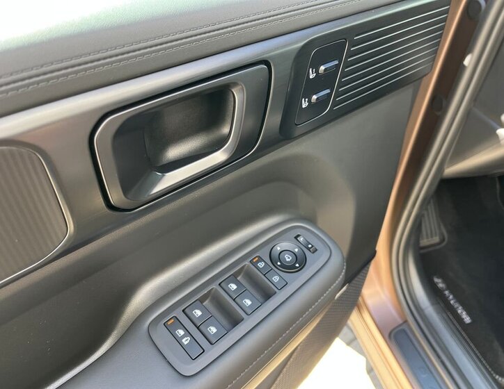 Hyundai Santa Fe SUV / Terénní 1,6 l 158 kw