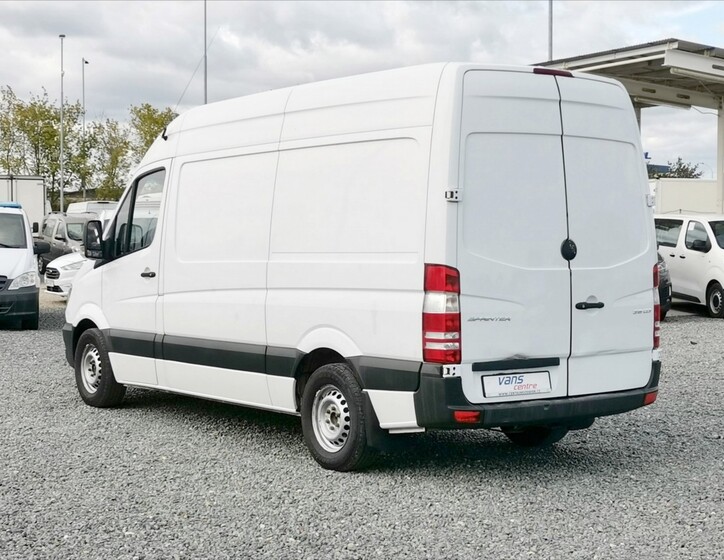 Mercedes-Benz Sprinter 4