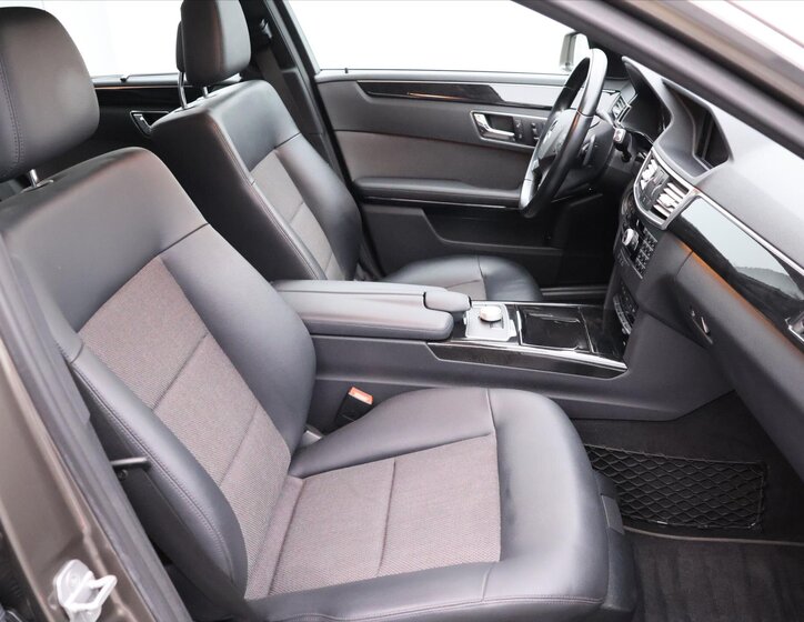 Mercedes-Benz Třídy E Sedan / Limuzína 3,0 l 150 kw