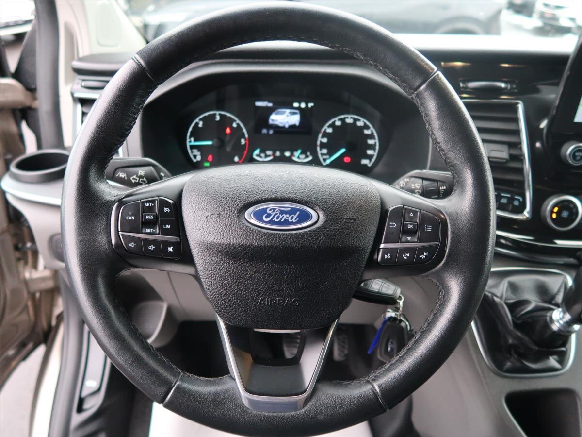 Ford Tourneo Custom MPV 2,0 l 136 kw