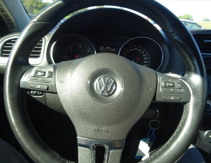 Volkswagen Golf Kombi 2,0 l 103 kw