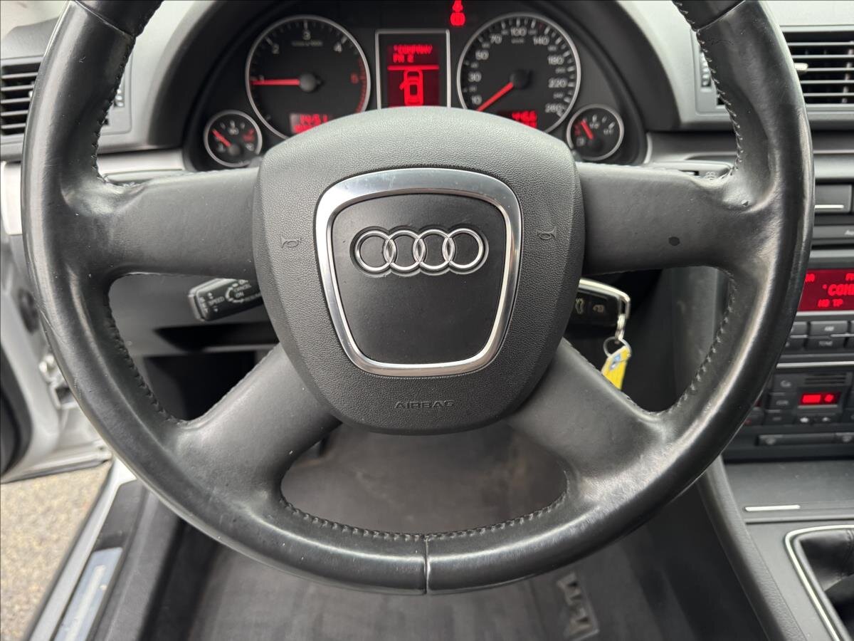 Audi A4 Kombi 2,0 l 103 kw