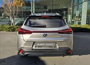 Lexus UX 300h Hatchback 2,0 l 146 kw