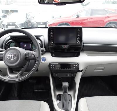 Toyota Yaris 9