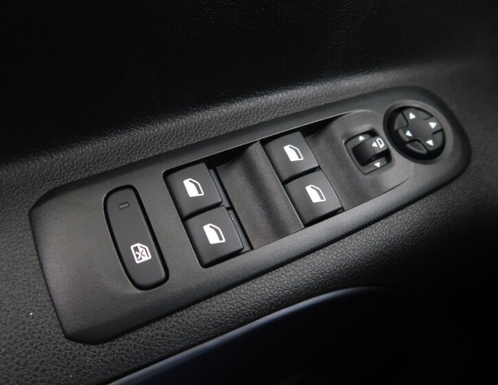 Peugeot Rifter MPV 1,5 l 96 kw