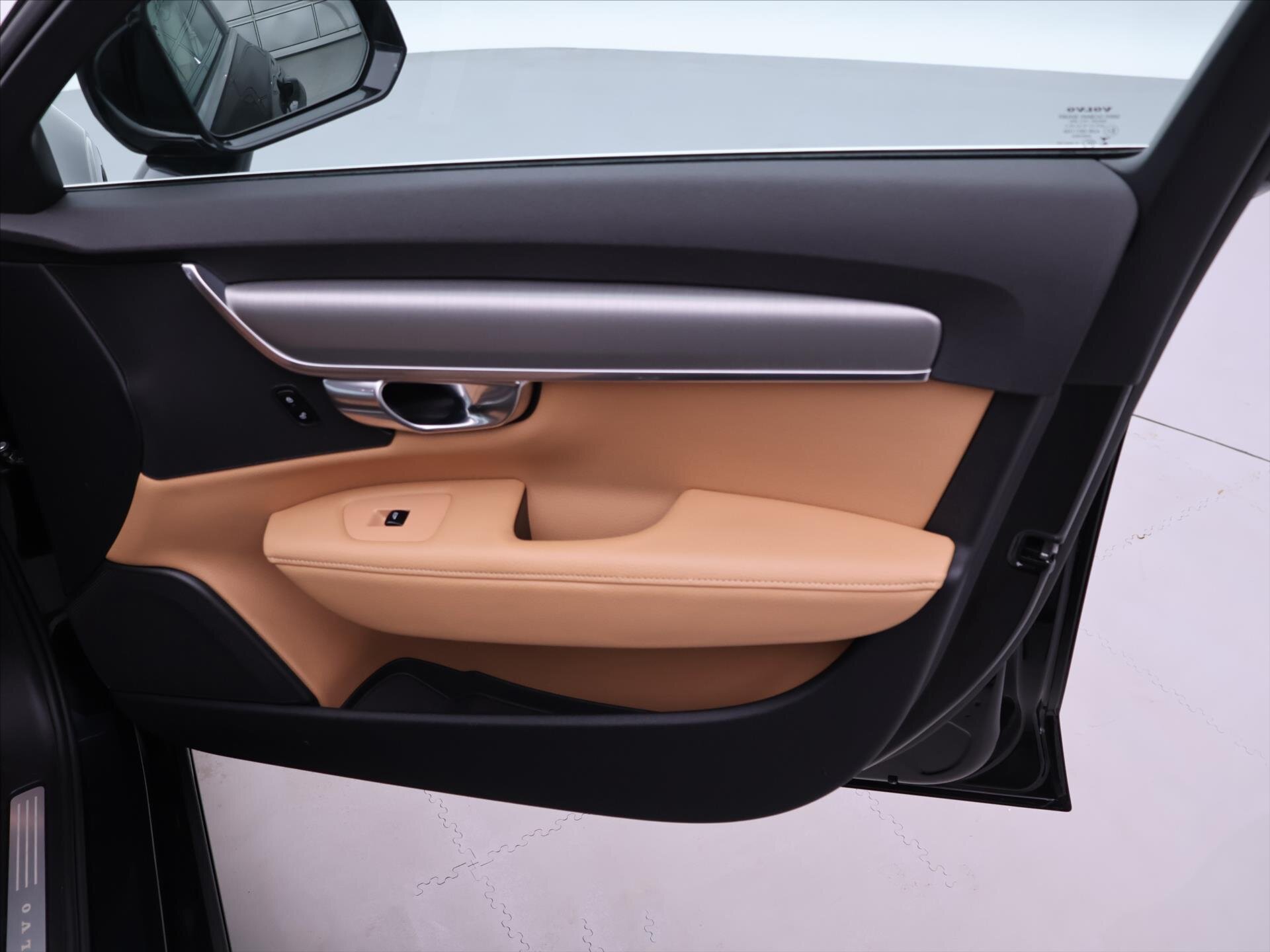 Volvo S90 Sedan / Limuzína 2,0 l 187 kw