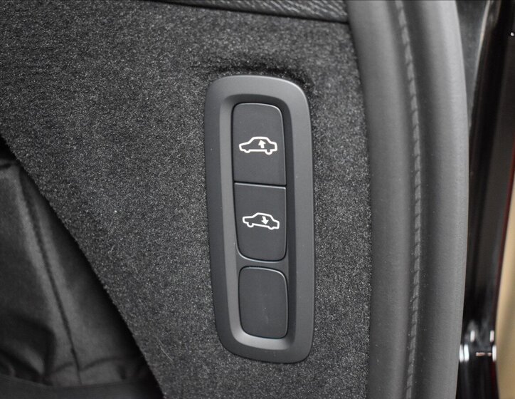 Volvo XC90 SUV 2,0 l 335 kw