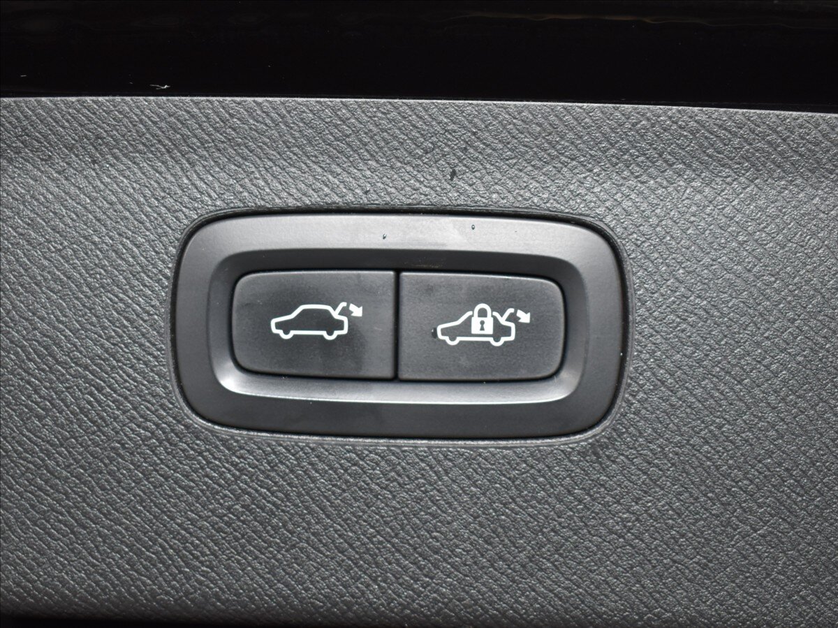 Volvo XC90 SUV 2,0 l 165 kw