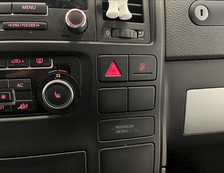 Volkswagen Multivan 14