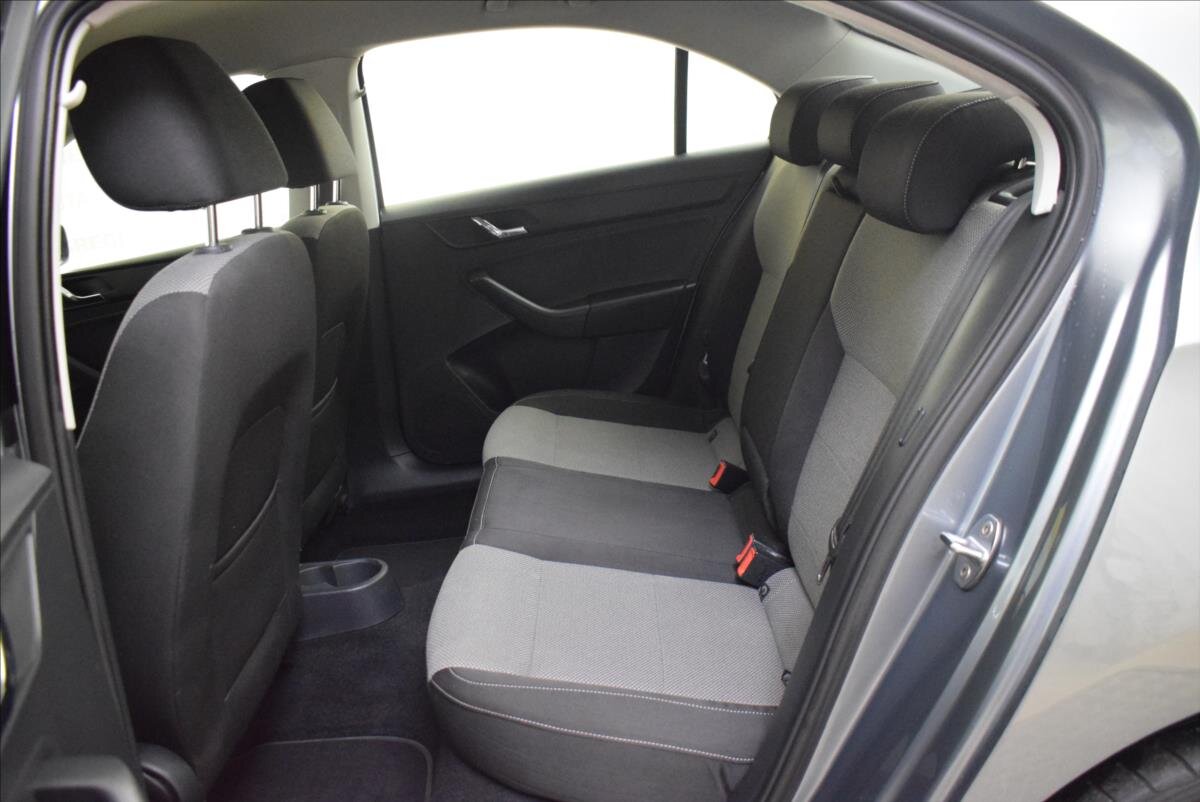 Škoda Rapid Liftback 1,2 l 77 kw