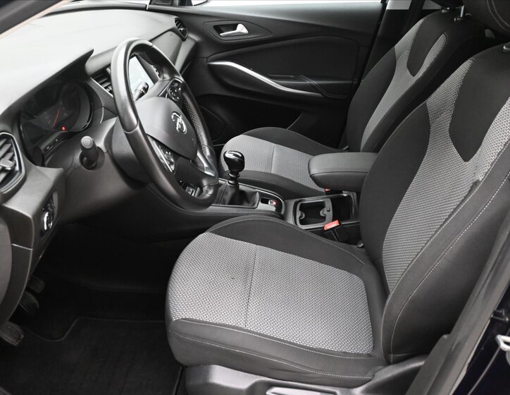 Opel Grandland X SUV 1,6 l 88 kw