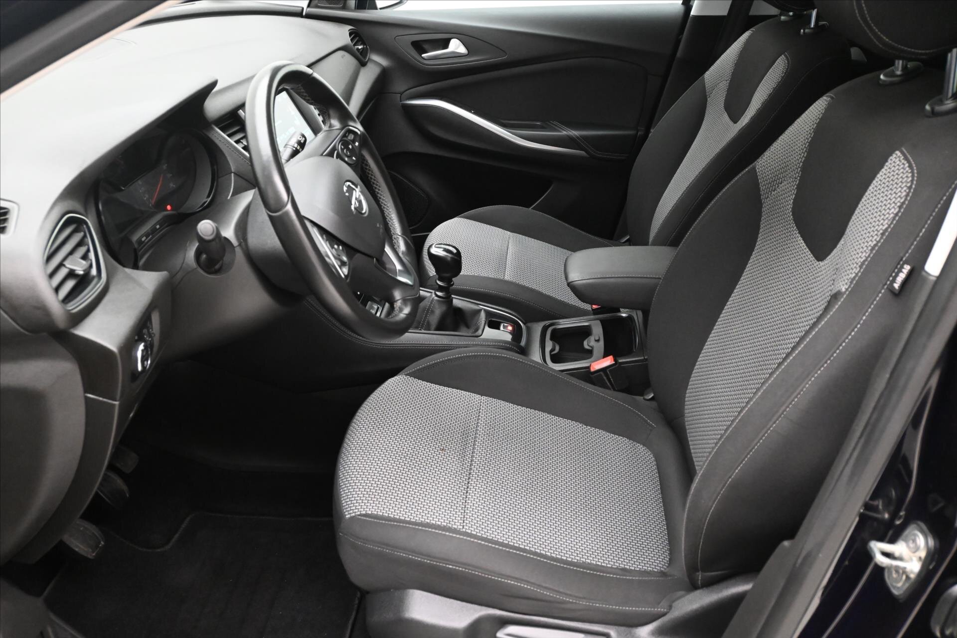 Opel Grandland X SUV 1,6 l 88 kw