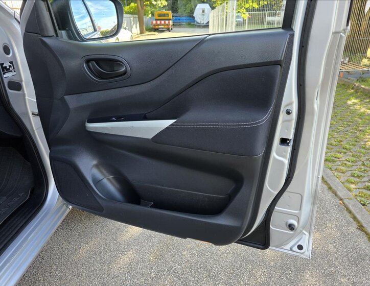 Nissan Navara Pick-up 2,3 l 120 kw