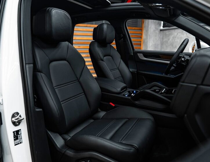 Porsche Cayenne SUV 3,0 l 260 kw