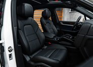 Porsche Cayenne SUV 3,0 l 260 kw