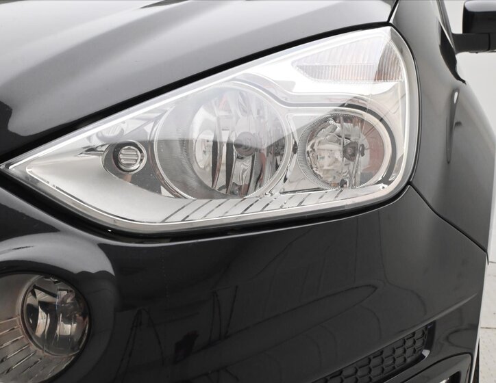 Ford S-MAX MPV 2,0 l 100 kw