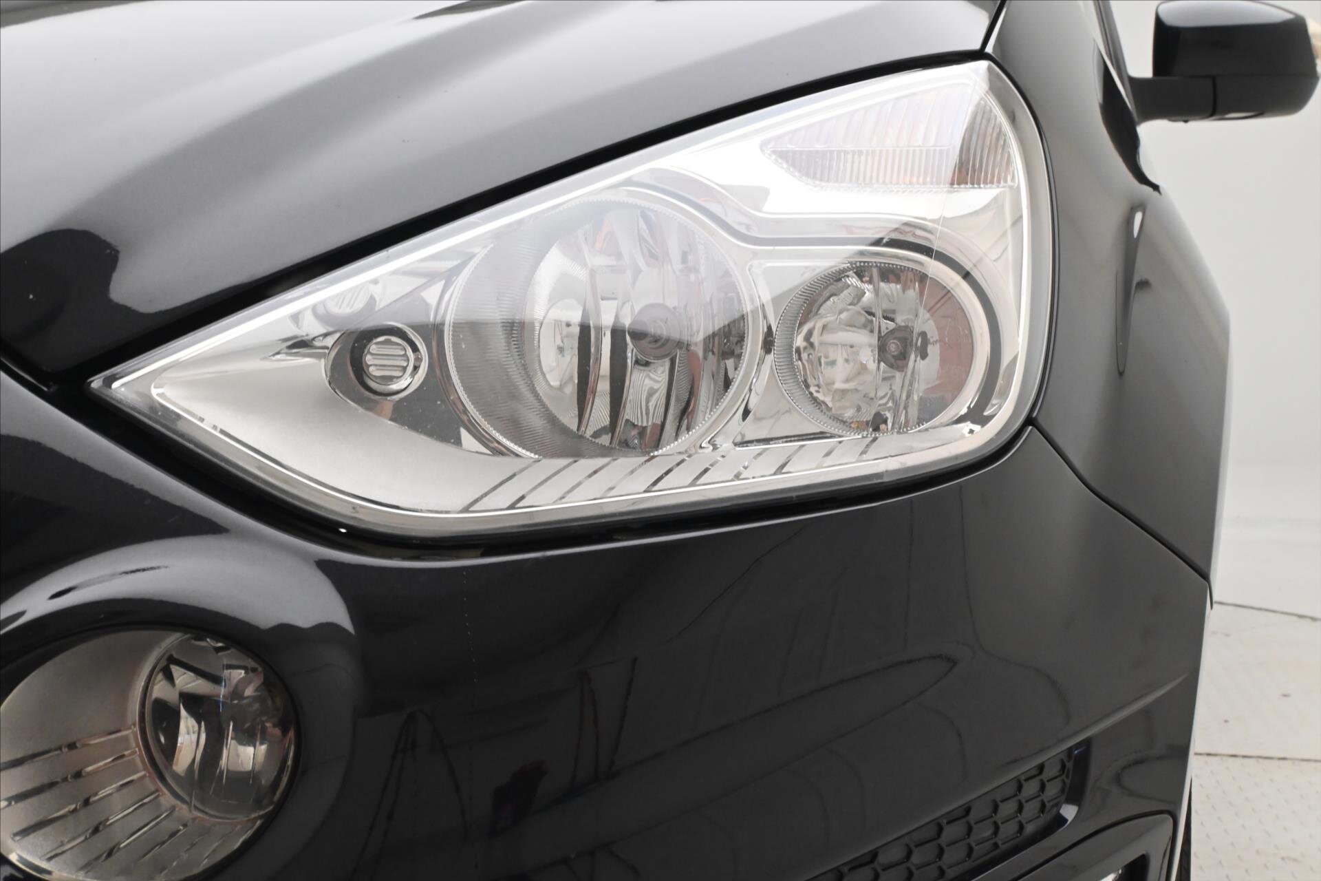 Ford S-MAX MPV 2,0 l 100 kw
