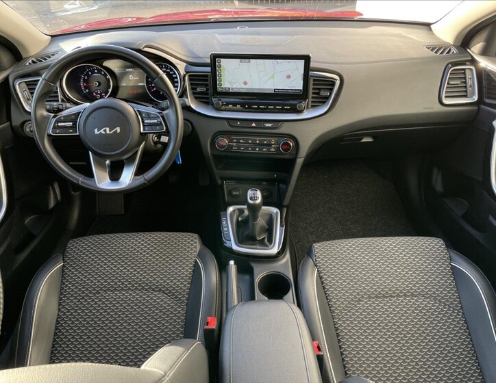 KIA XCeed 6