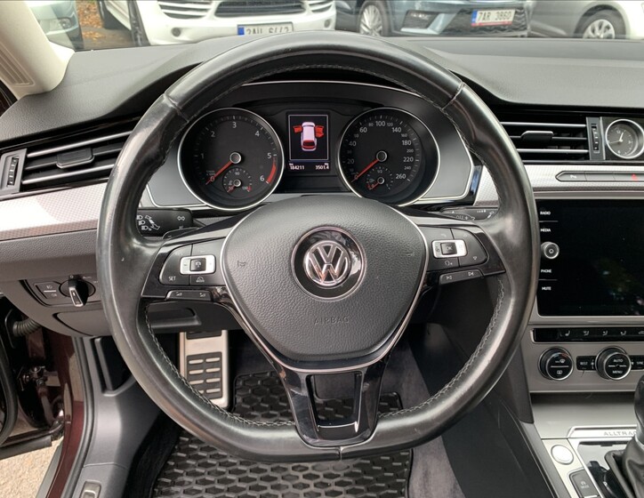Volkswagen Passat 10