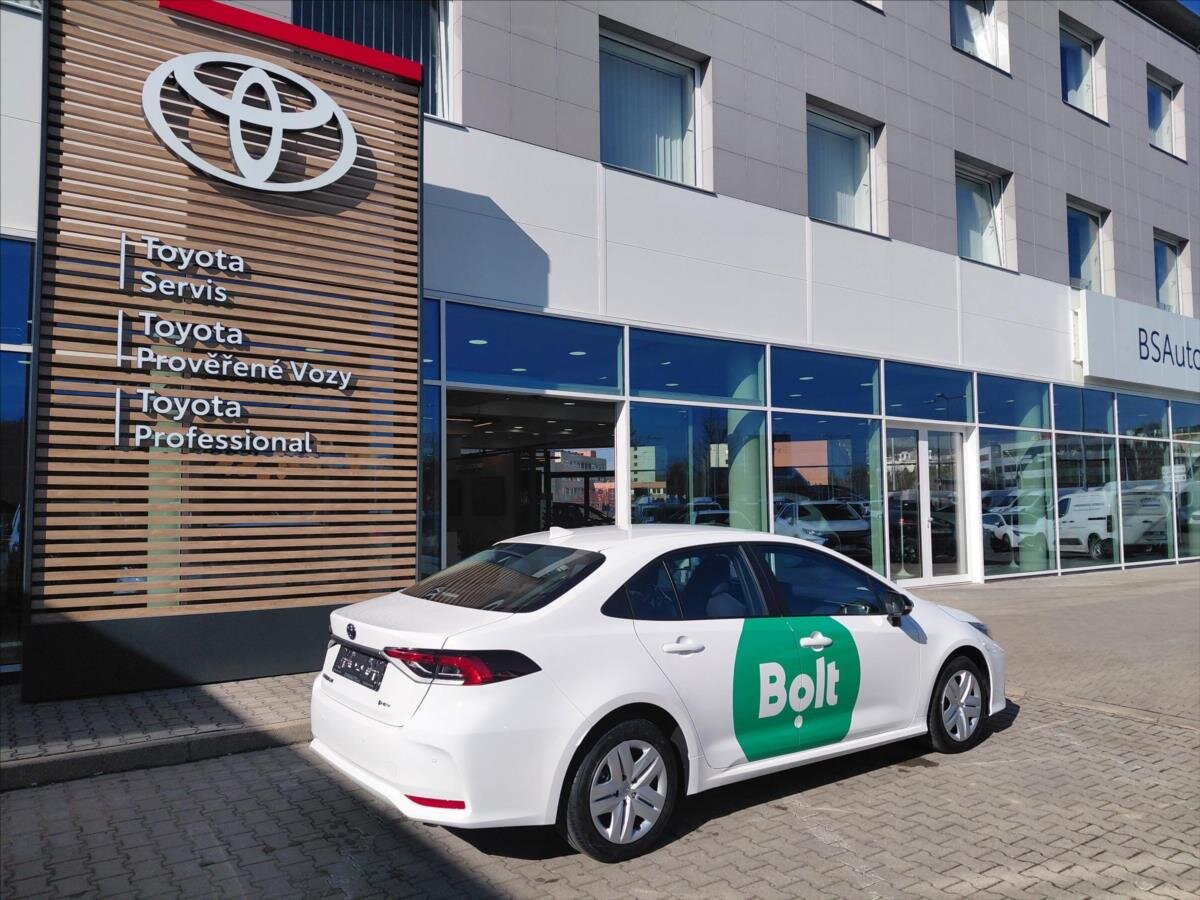 Toyota Corolla Sedan / Limuzína 1,8 l 103 kw