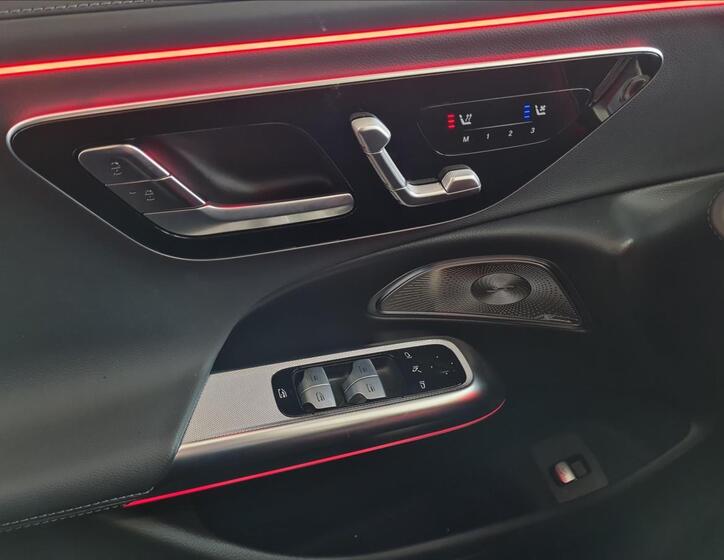 Mercedes-Benz Třídy E 12