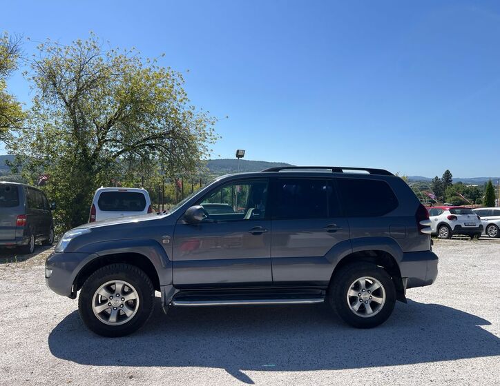 Toyota Land Cruiser 4