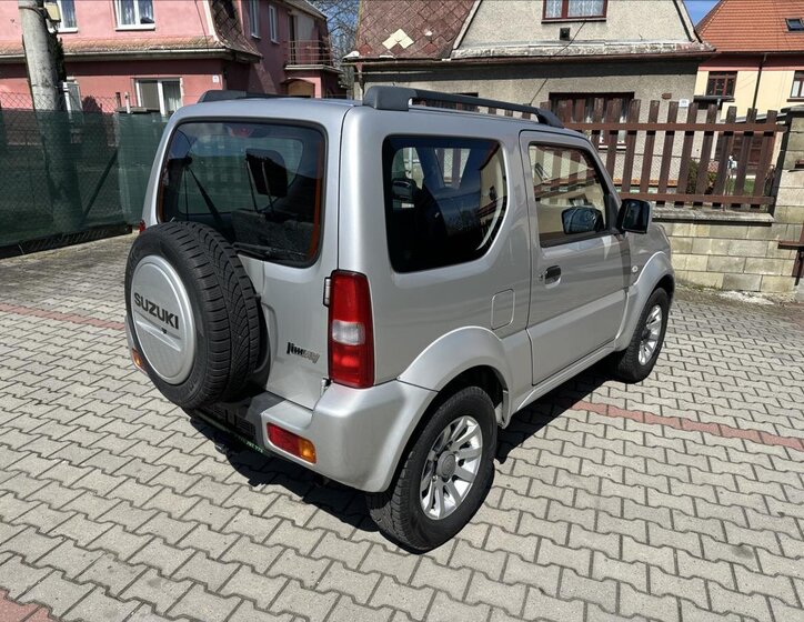 Suzuki Jimny SUV / Terénní 1,3 l 63 kw