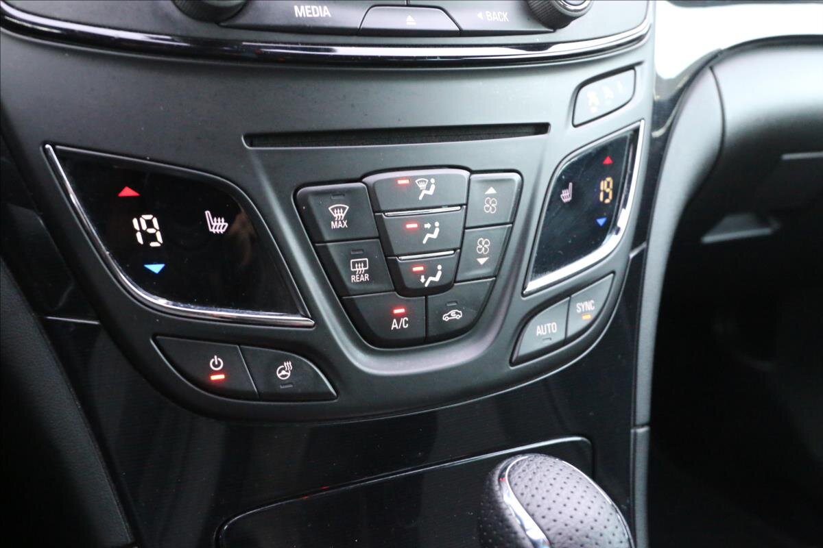 Opel Insignia Kombi 2,0 l 143 kw