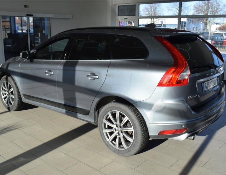 Volvo XC60 8