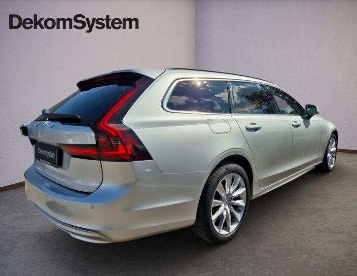 Volvo V90 Kombi 2,0 l 145 kw