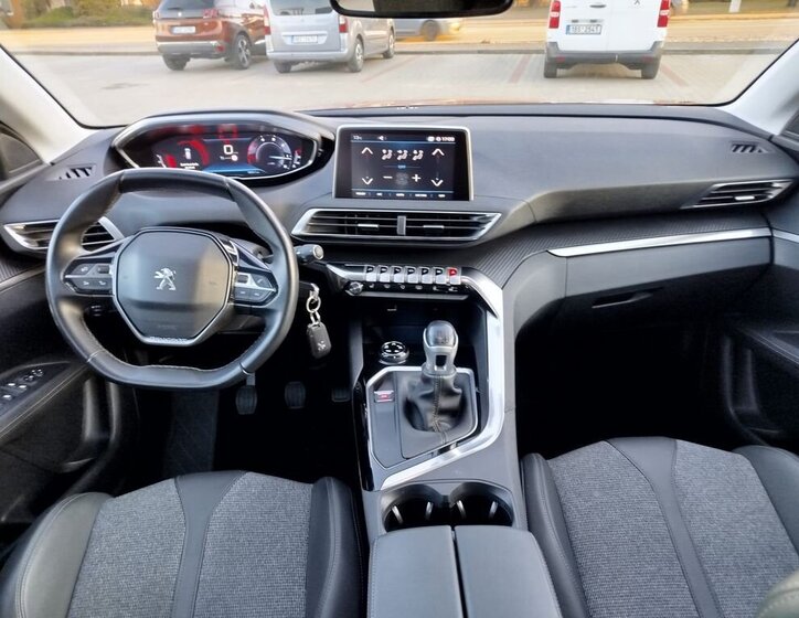 Peugeot 3008 SUV / Terénní 1,5 l 96 kw