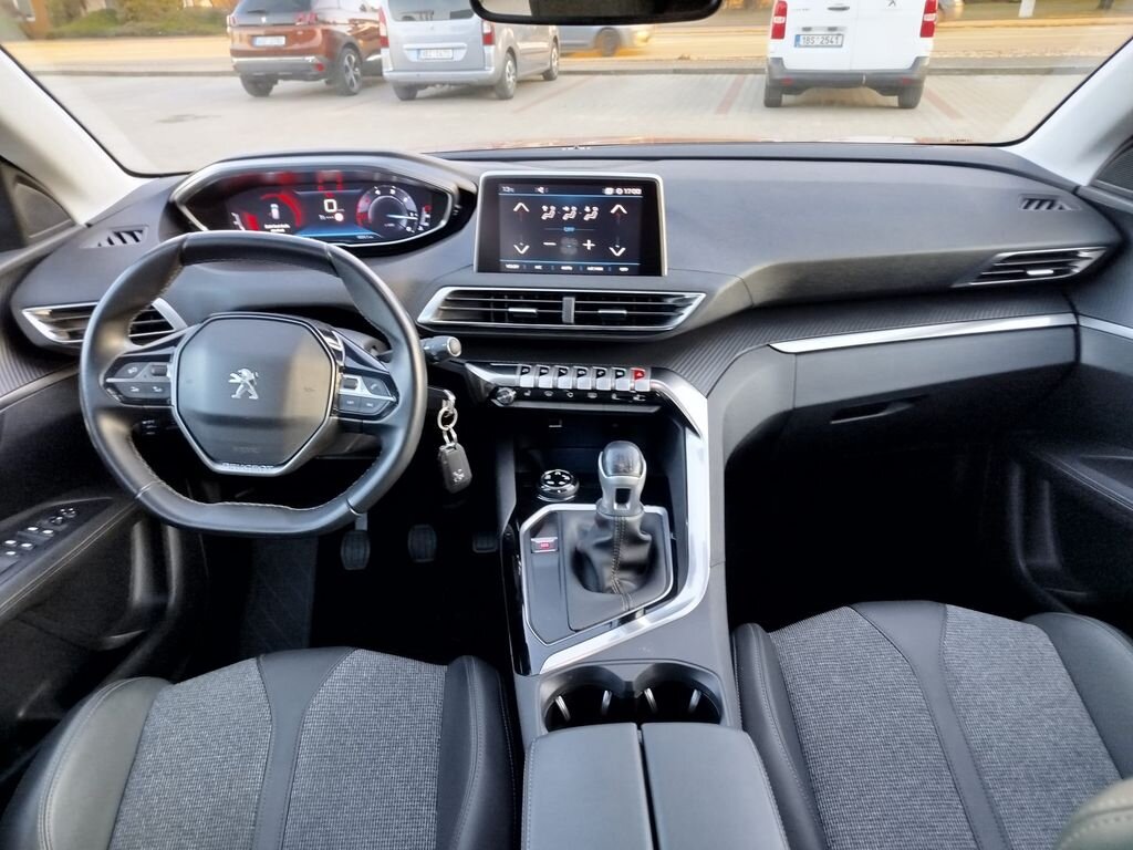 Peugeot 3008 SUV / Terénní 1,5 l 96 kw