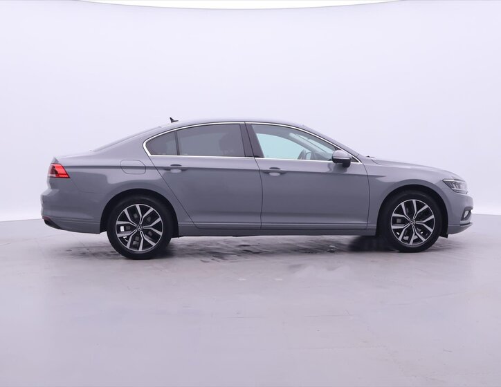 Volkswagen Passat Sedan / Limuzína 1,5 l 110 kw