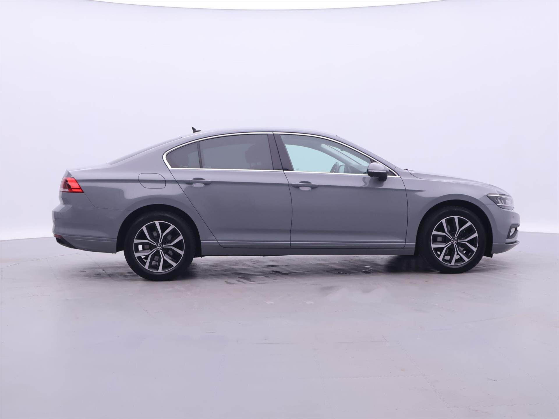 Volkswagen Passat Sedan / Limuzína 1,5 l 110 kw