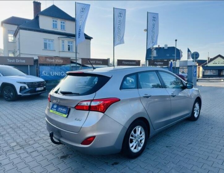 Hyundai i30 Kombi 1,6 l 81 kw