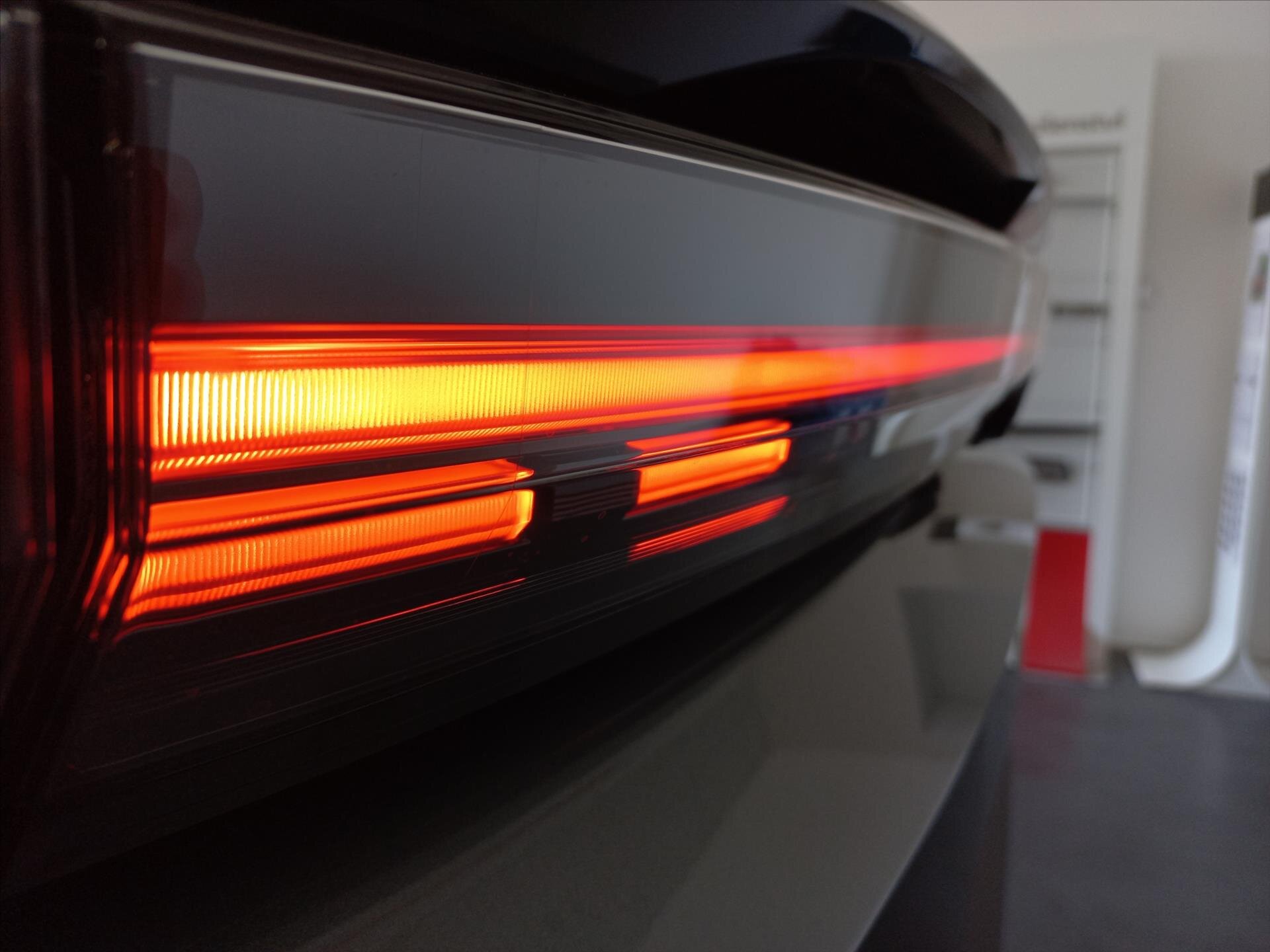 Toyota C-HR CUV / Crossover 2,0 l 0