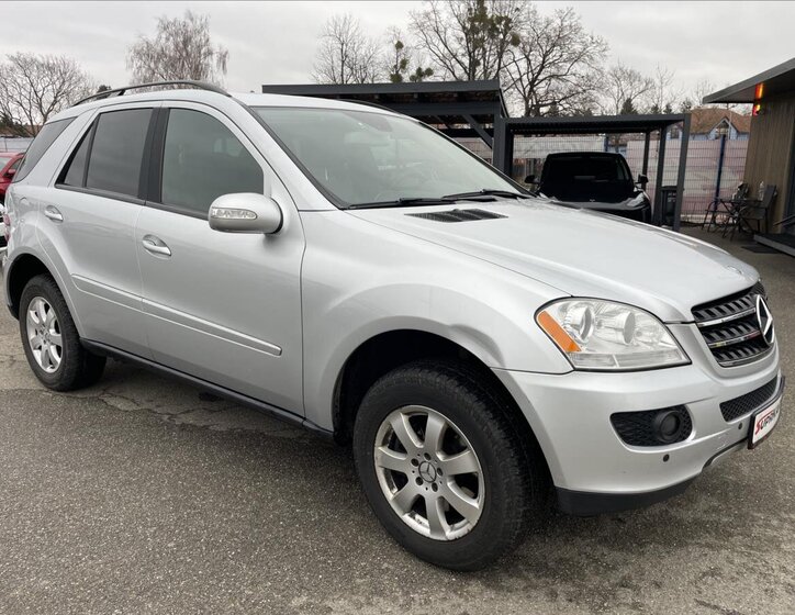Mercedes-Benz Třídy M SUV 3,5 l 200 kw