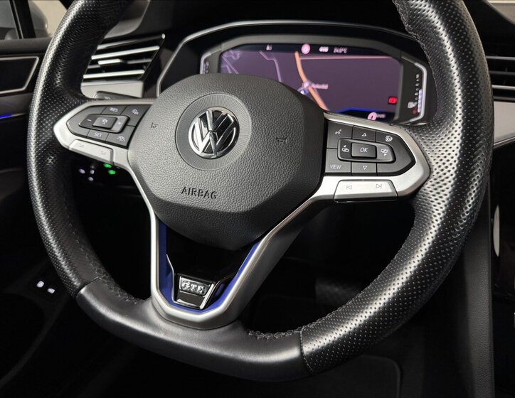 Volkswagen Passat Kombi 1,4 l 160 kw