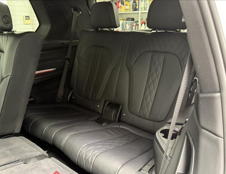 BMW X7 Kombi 3,0 l 250 kw