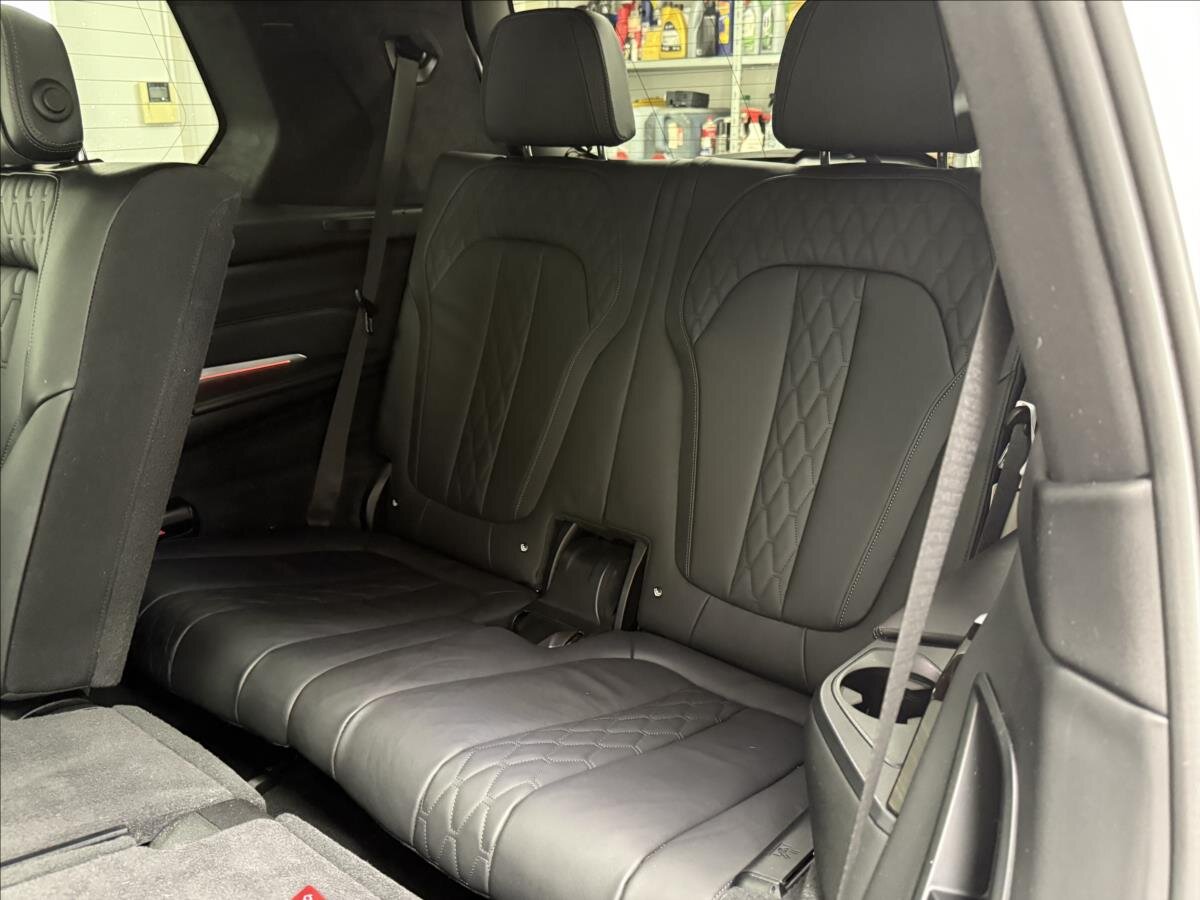 BMW X7 Kombi 3,0 l 250 kw