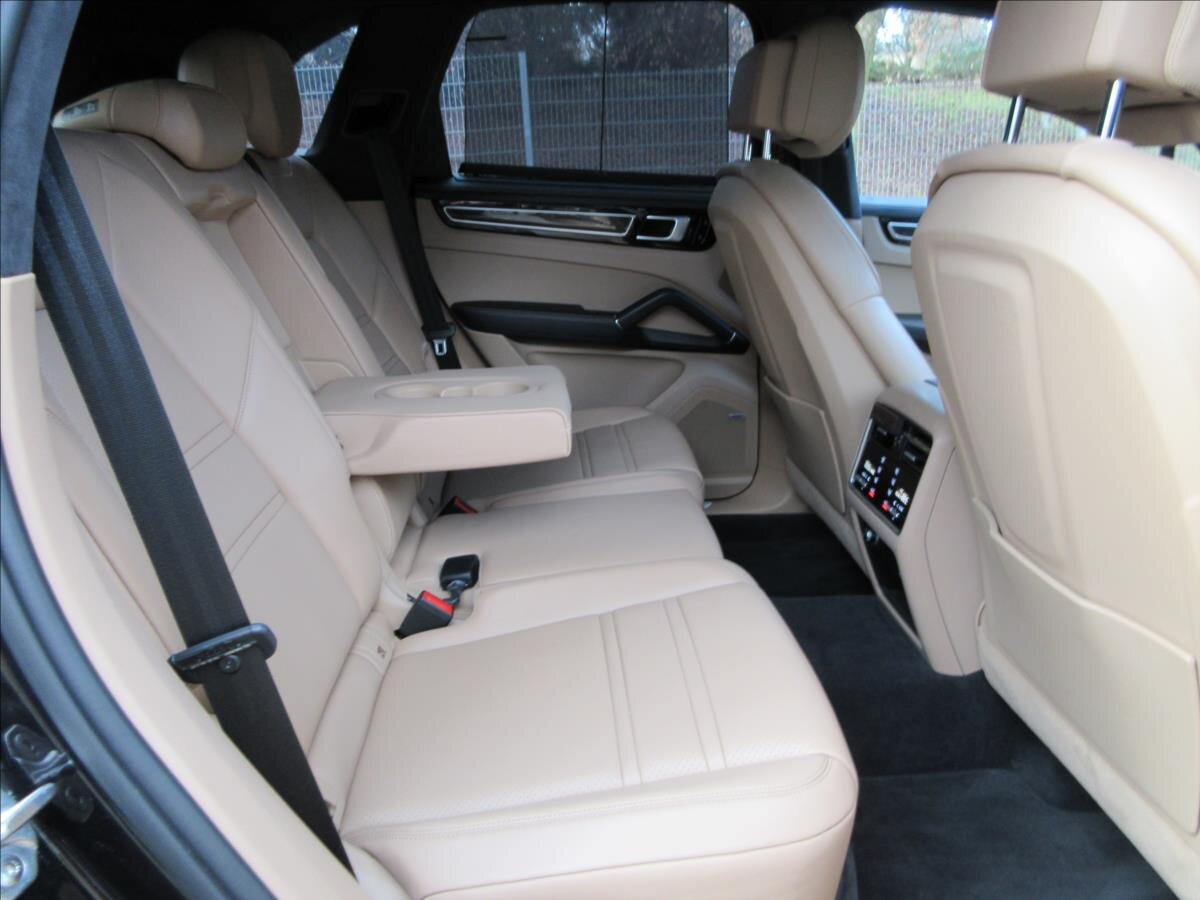 Porsche Cayenne Kombi 2,9 l 324 kw