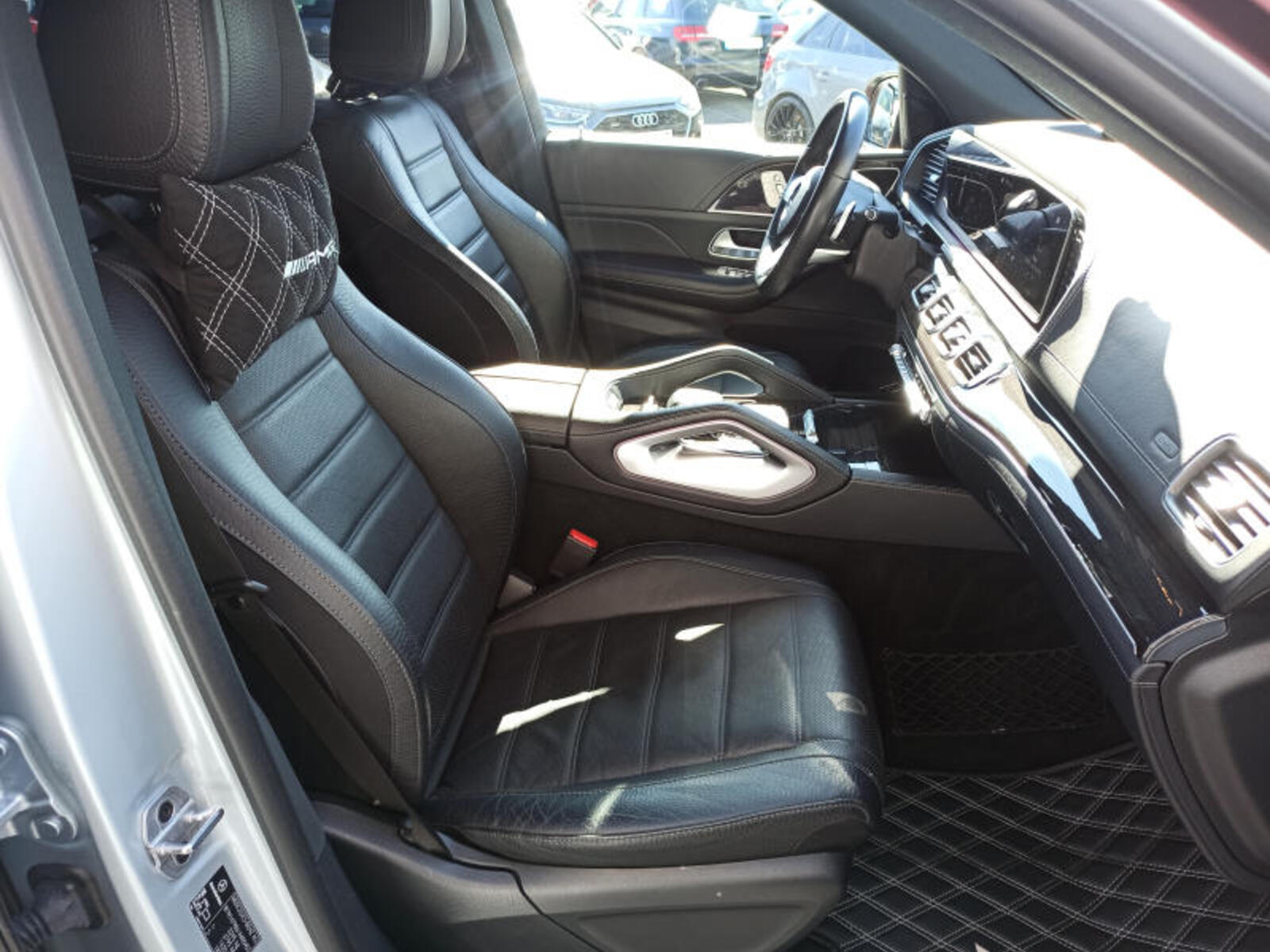 Mercedes-Benz GLS 16