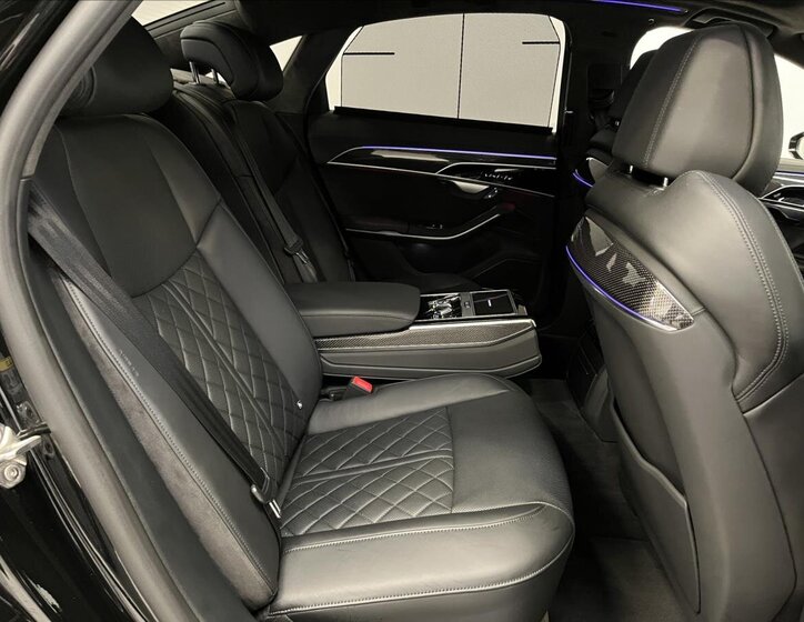 Audi S8 Sedan / Limuzína 4,0 l 420 kw