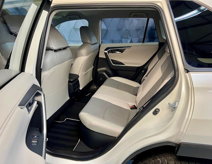 Toyota RAV4 SUV 2,5 l 163 kw