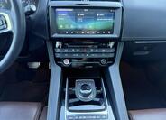 Jaguar F-Pace 23