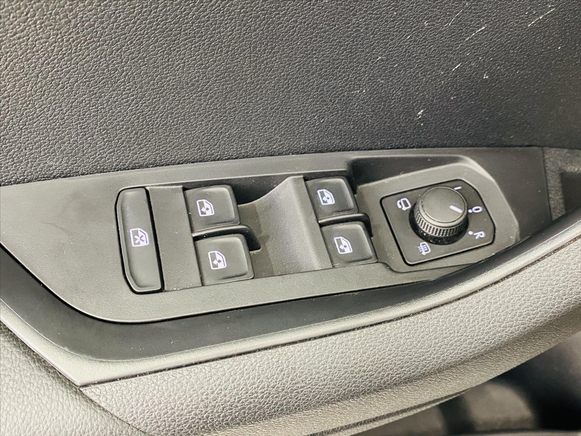 Škoda Karoq SUV / Terénní 1,5 l 110 kw