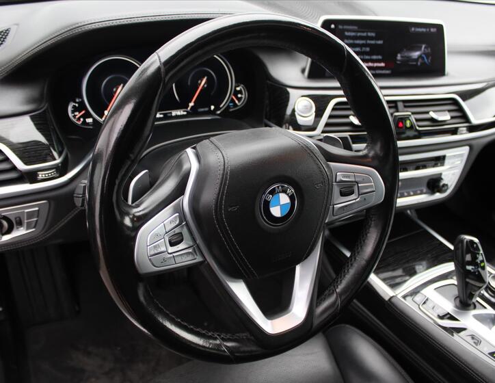 BMW Řada 7 16